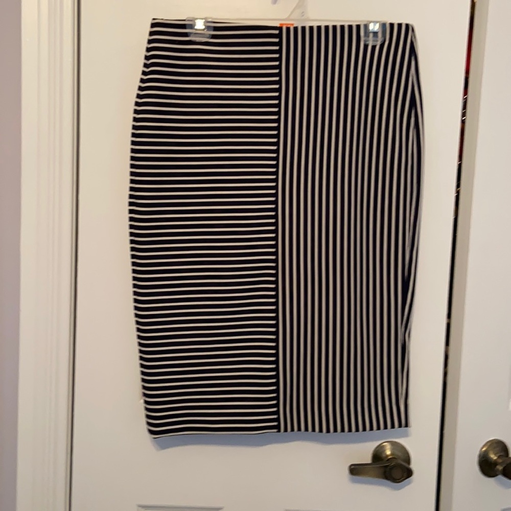 2for $20: Black and white skirt!